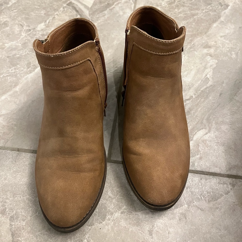 Abigail Side Zipper Ankle Boot size 8.
